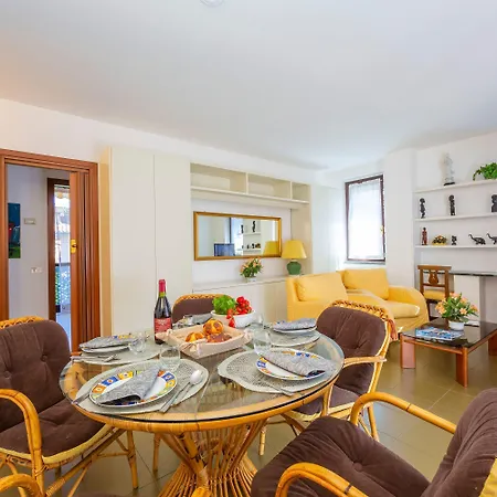Gaya Center Apartament Stresa